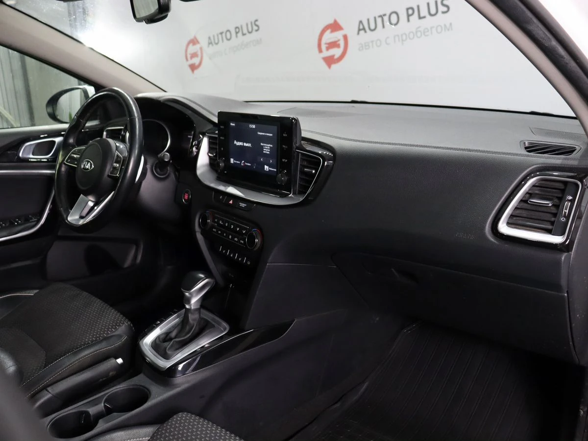 Kia Ceed, 2021г, передний привод, робот