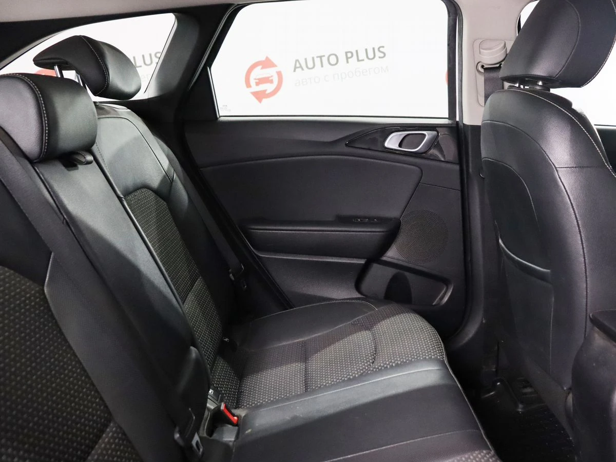 Kia Ceed, 2021г, передний привод, робот