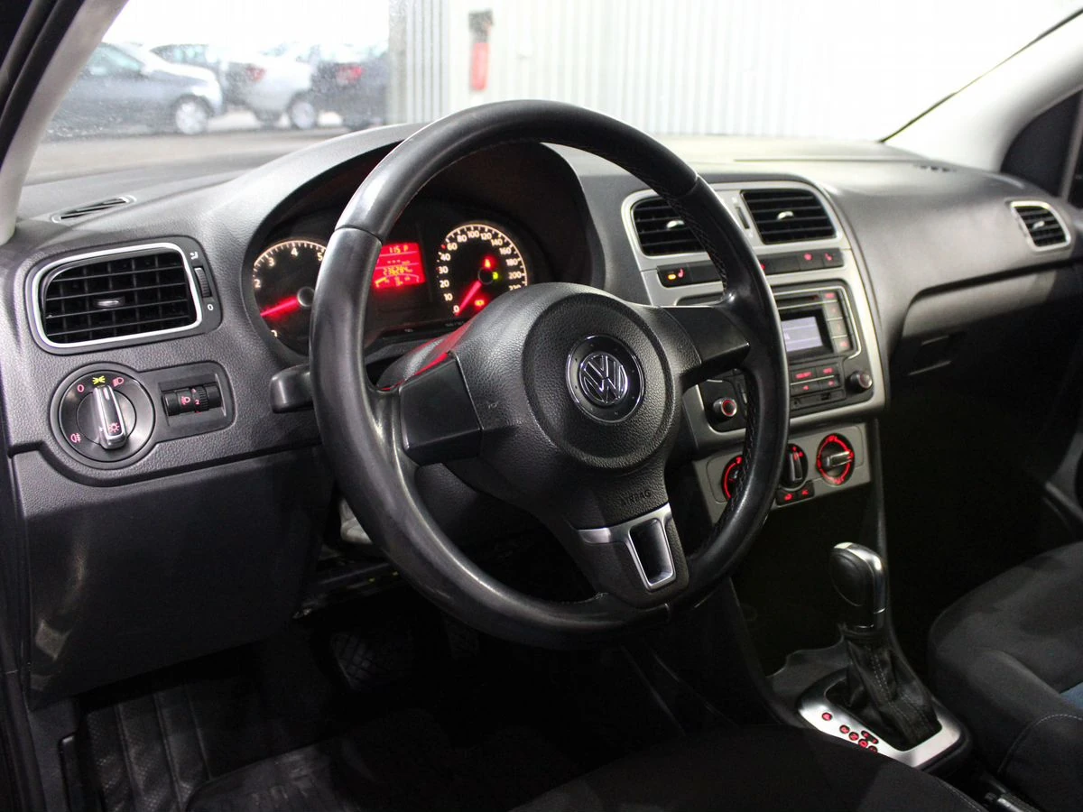 Volkswagen Polo, 2013г, передний привод, автомат