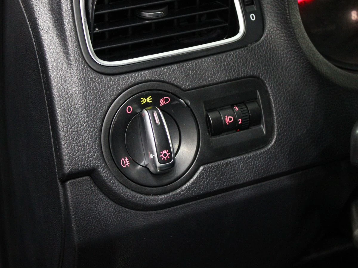 Volkswagen Polo, 2013г, передний привод, автомат