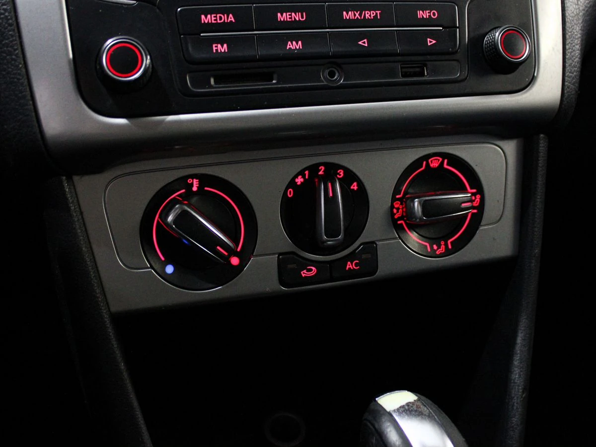 Volkswagen Polo, 2013г, передний привод, автомат