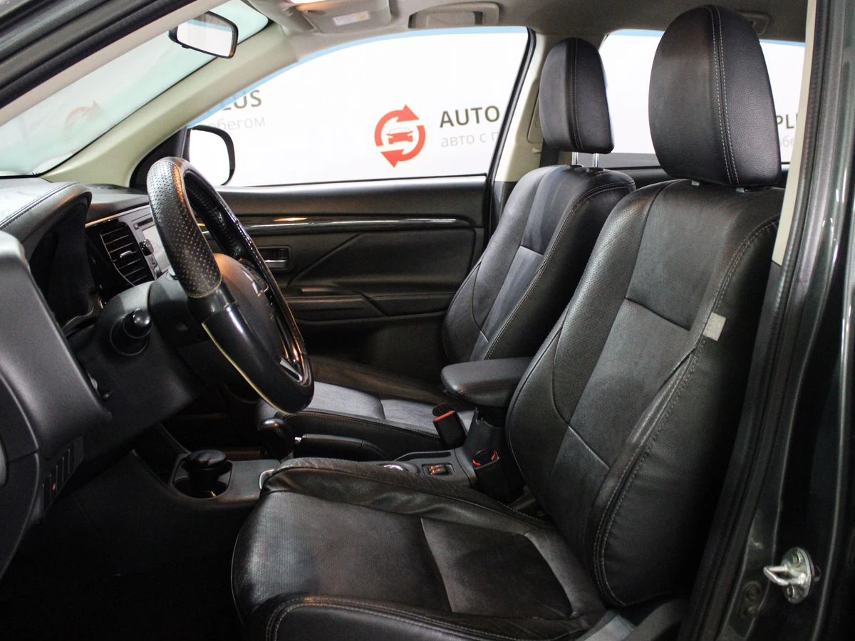 Mitsubishi Outlander, 2015г, полный привод, вариатор
