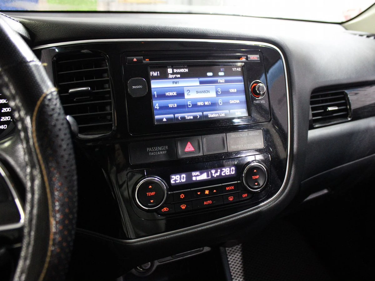 Mitsubishi Outlander, 2015г, полный привод, вариатор