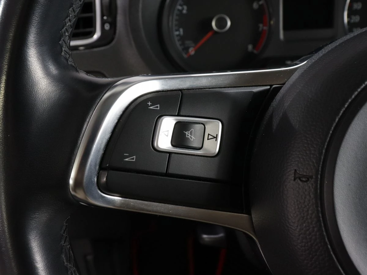 Volkswagen Polo, 2019г, передний привод, автомат