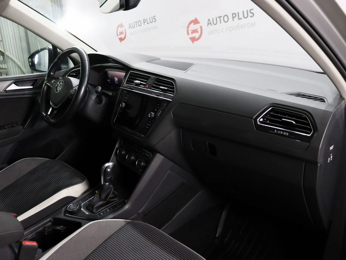 Volkswagen Tiguan, 2019г, полный привод, робот