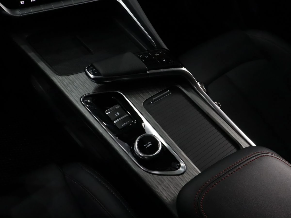 Changan UNI-T, 2024г, передний привод, робот