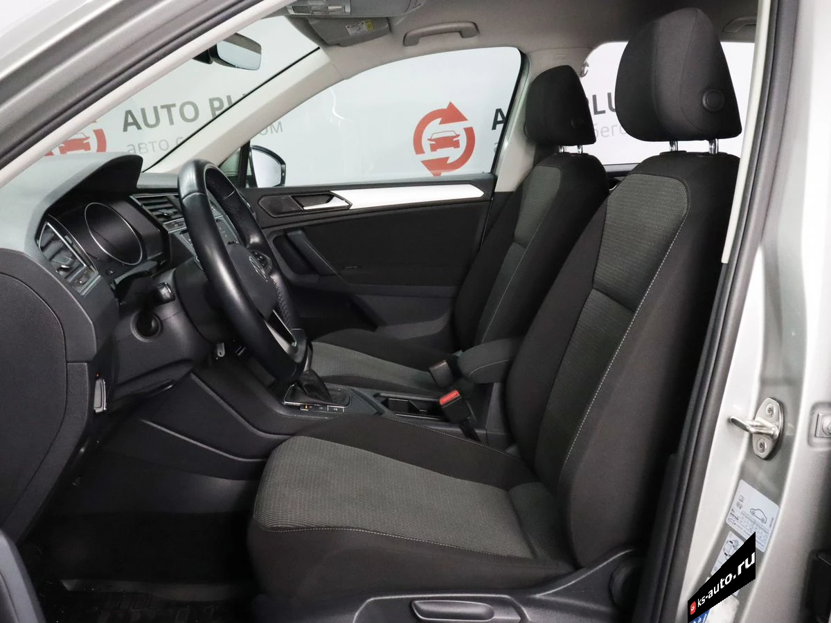 Volkswagen Tiguan, 2021г, передний привод, робот