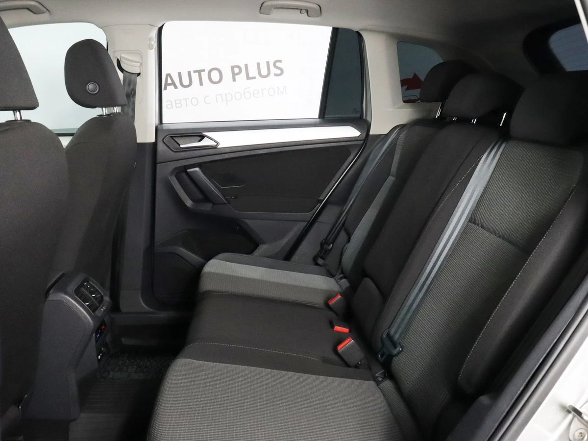 Volkswagen Tiguan, 2021г, передний привод, робот