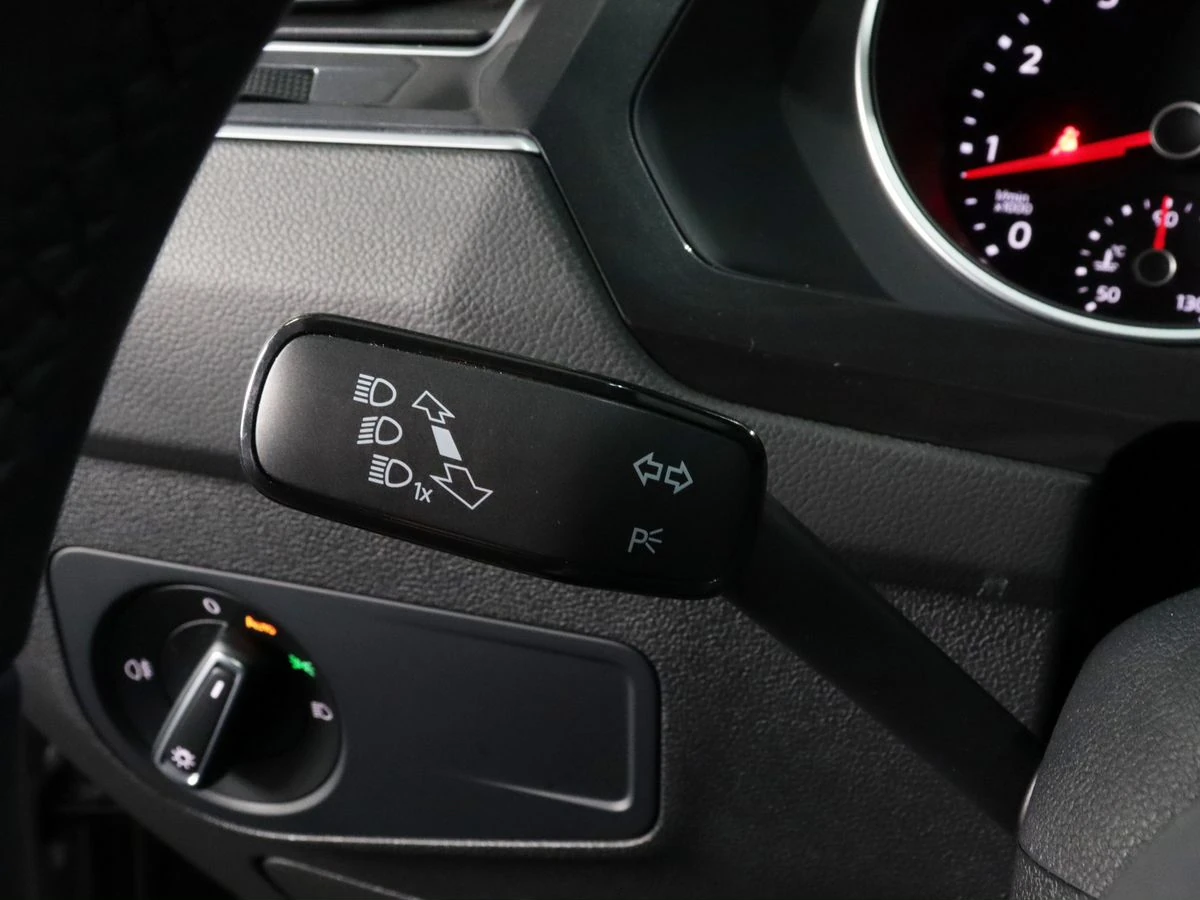 Volkswagen Tiguan, 2021г, передний привод, робот