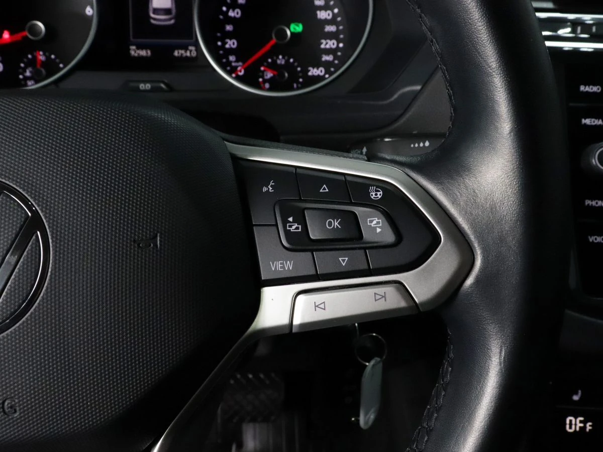 Volkswagen Tiguan, 2021г, передний привод, робот