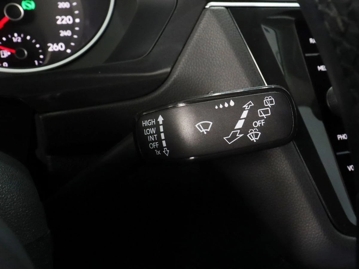 Volkswagen Tiguan, 2021г, передний привод, робот