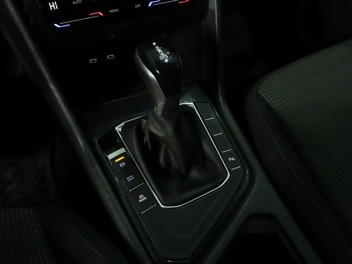 Volkswagen Tiguan, 2021г, передний привод, робот