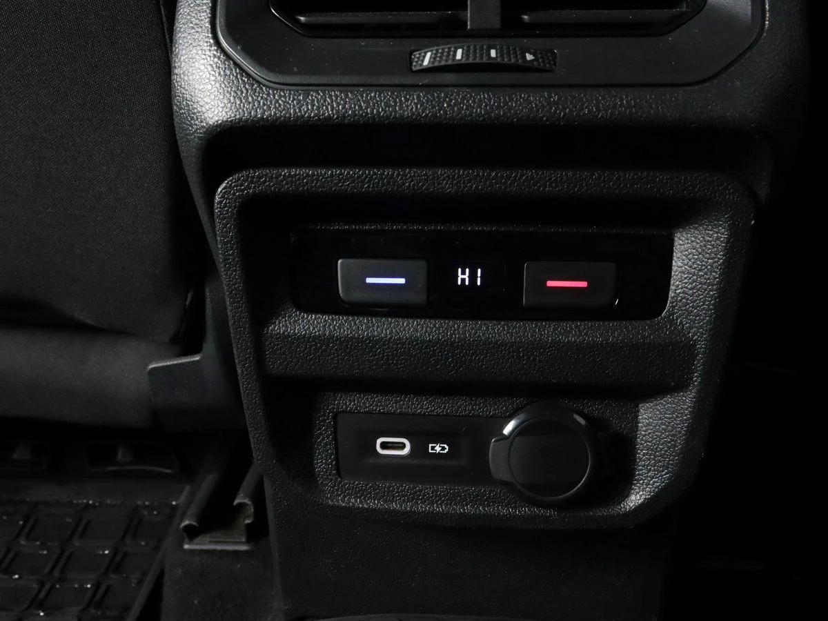 Volkswagen Tiguan, 2021г, передний привод, робот