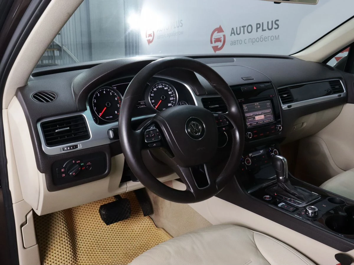 Volkswagen Touareg, 2011г, полный привод, автомат
