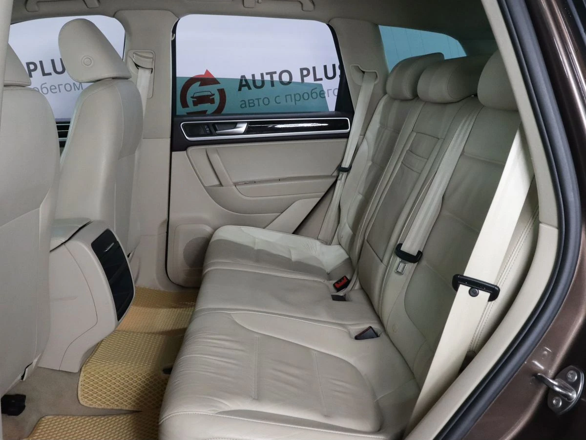 Volkswagen Touareg, 2011г, полный привод, автомат