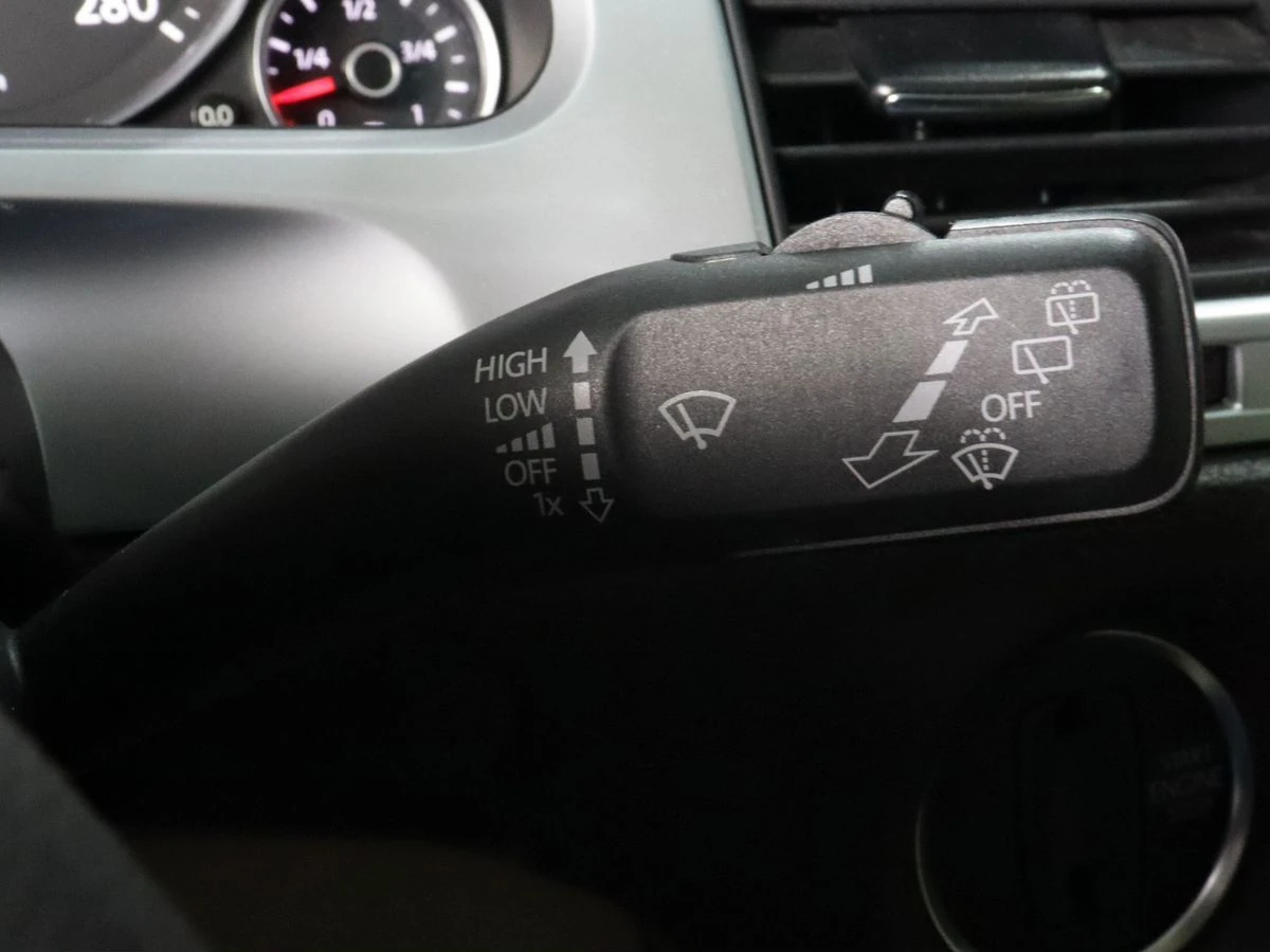 Volkswagen Touareg, 2011г, полный привод, автомат