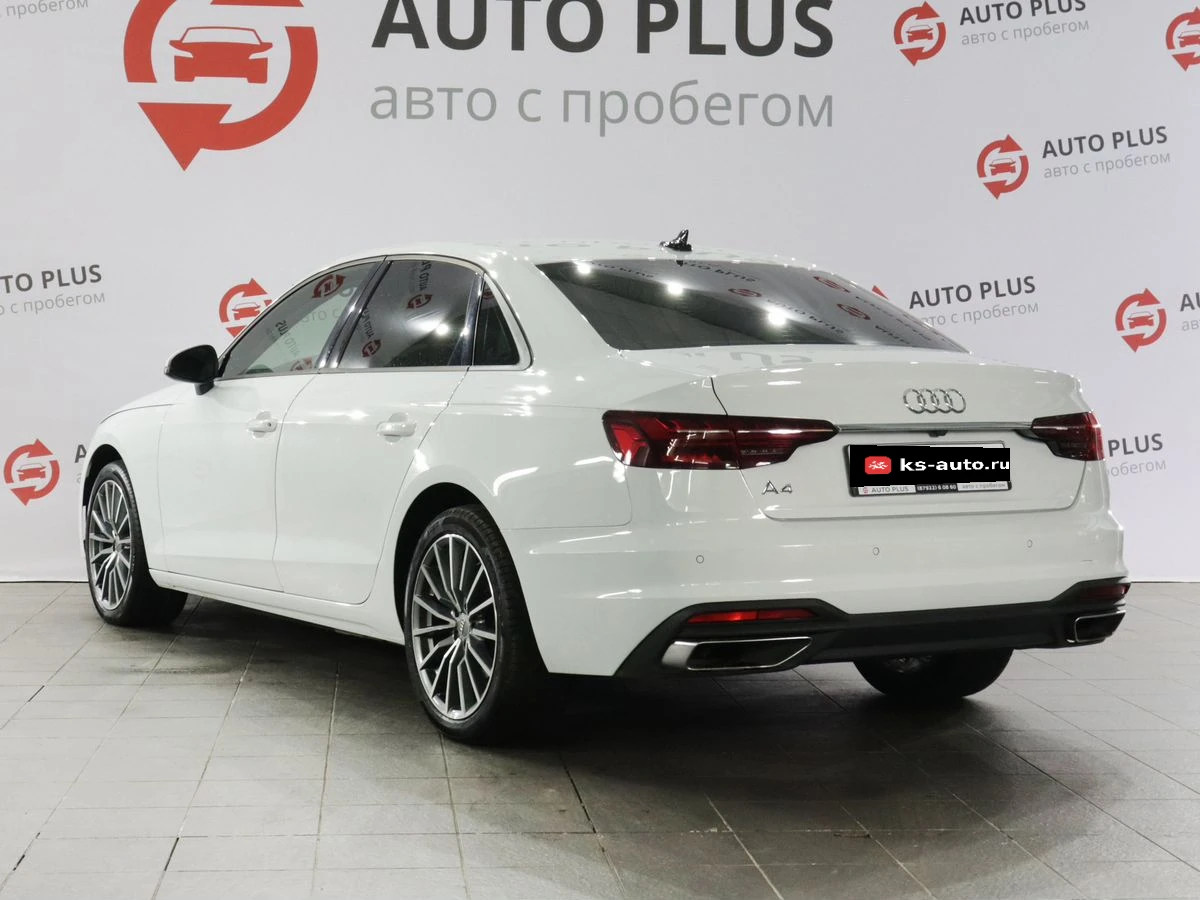 Audi A4, 2021г, передний привод, робот