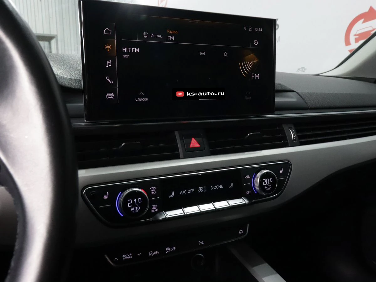 Audi A4, 2021г, передний привод, робот