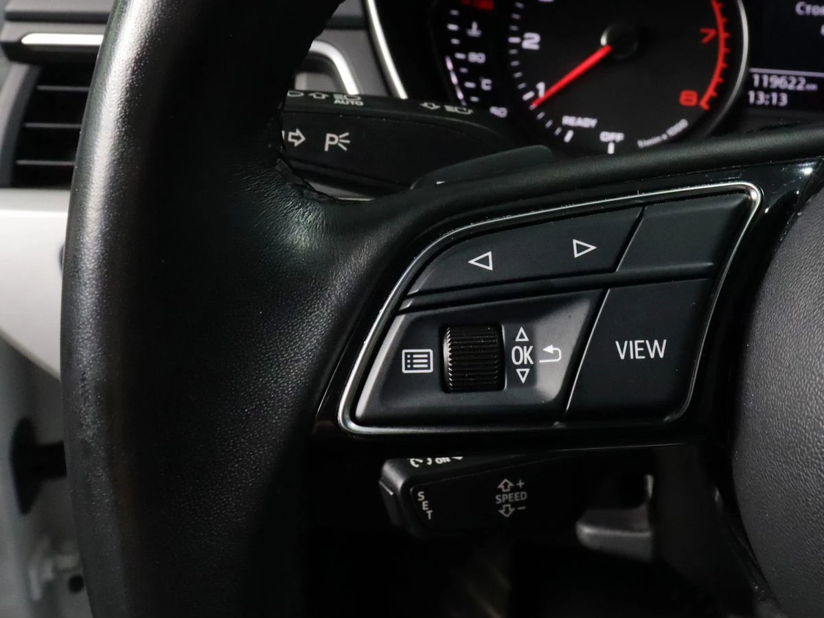 Audi A4, 2021г, передний привод, робот