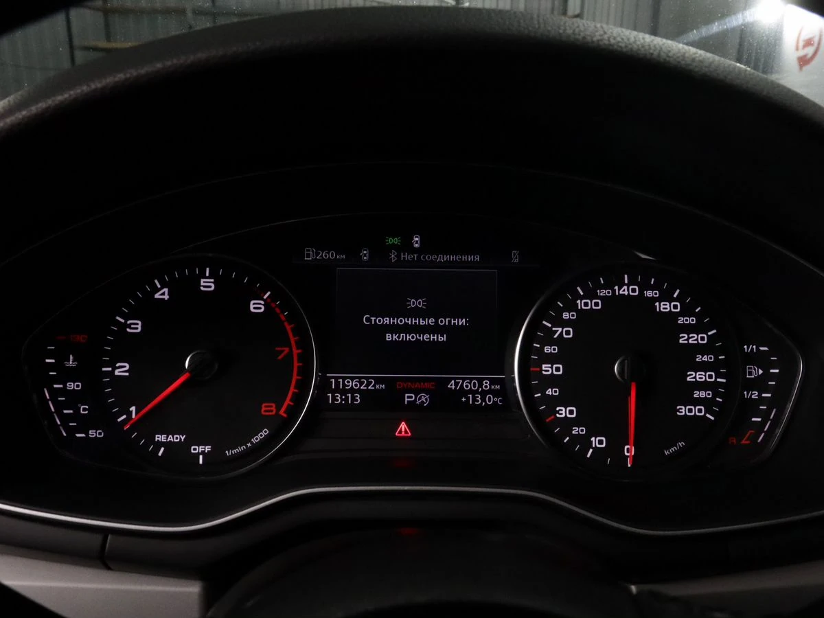 Audi A4, 2021г, передний привод, робот