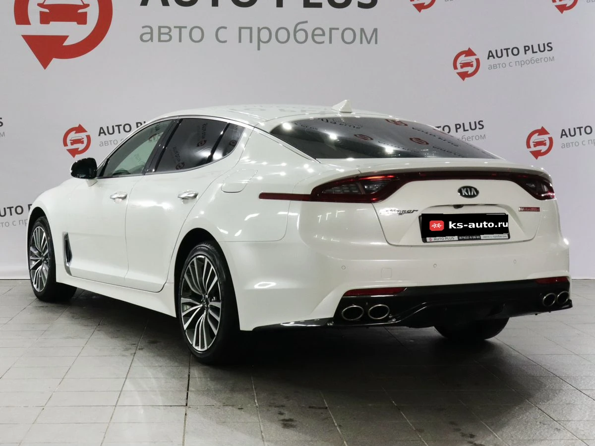 Kia Stinger, 2020г, задний привод, автомат