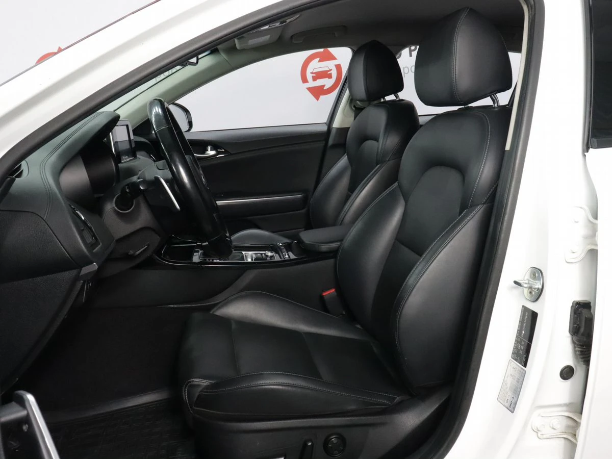 Kia Stinger, 2020г, задний привод, автомат