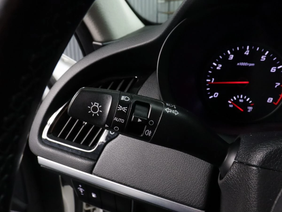 Kia Stinger, 2020г, задний привод, автомат