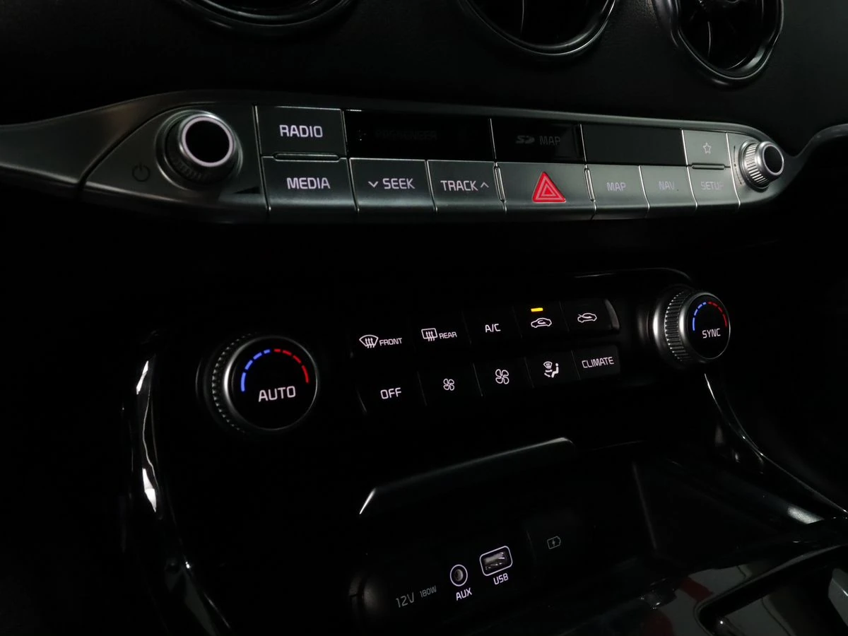 Kia Stinger, 2020г, задний привод, автомат