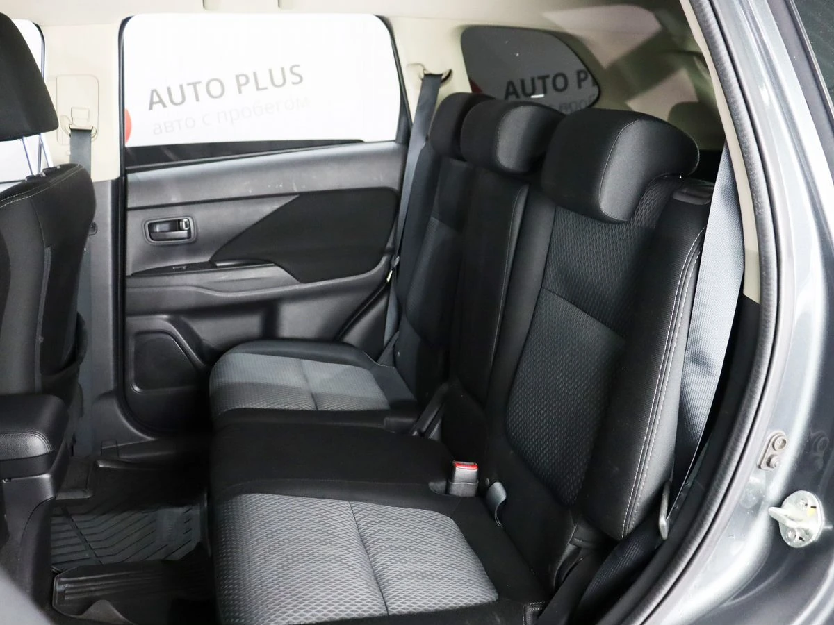 Mitsubishi Outlander, 2016г, передний привод, вариатор