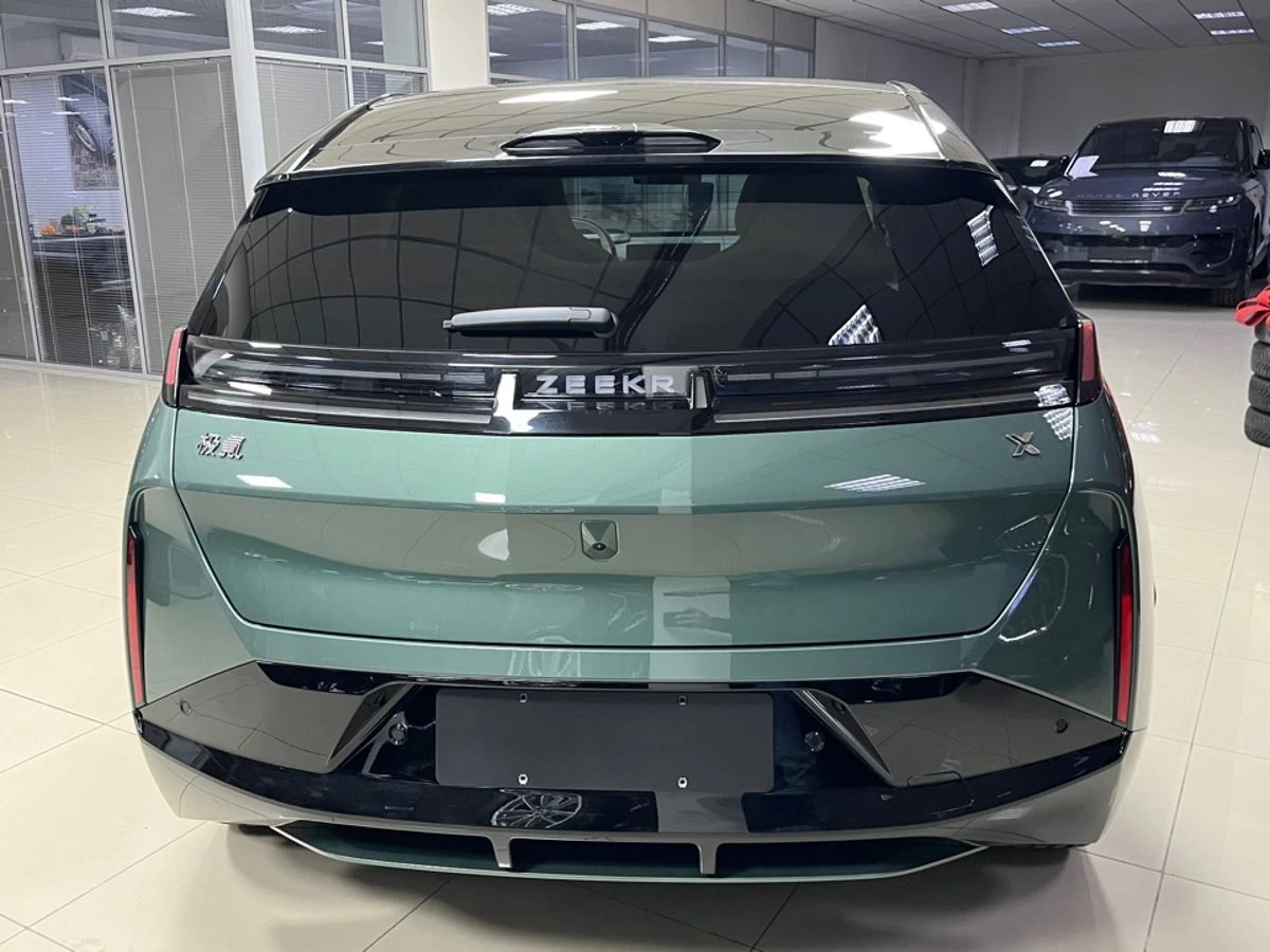 Zeekr X, 2023г, задний привод, автомат