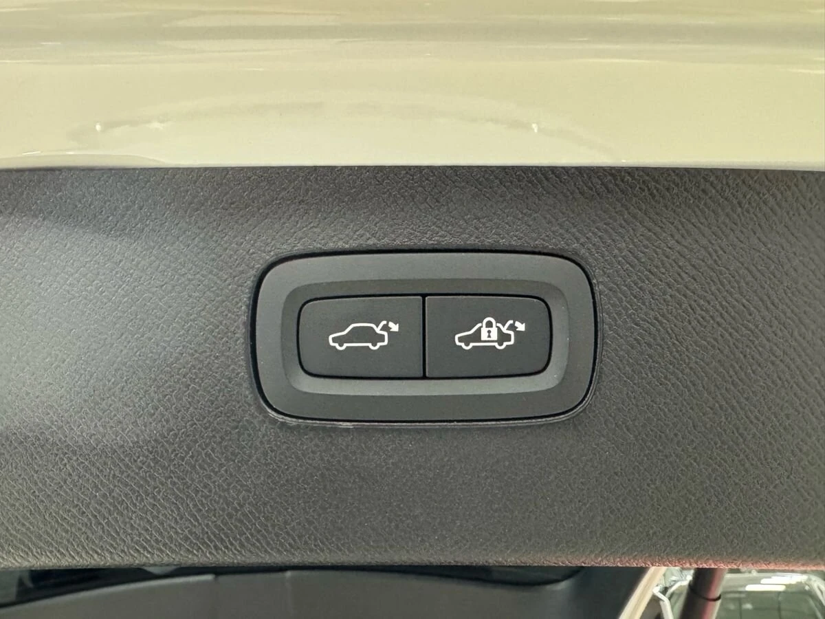 Volvo XC90, 2022г, полный привод, автомат