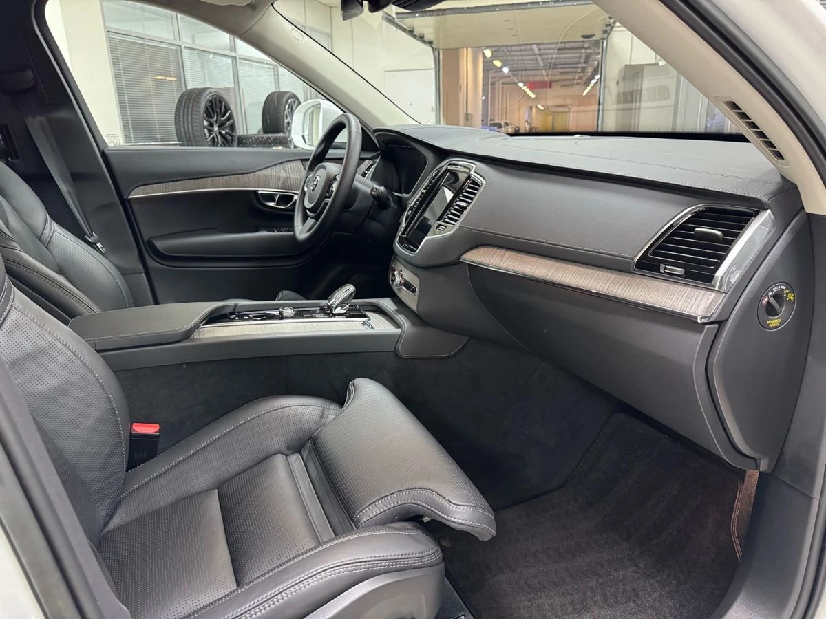 Volvo XC90, 2022г, полный привод, автомат