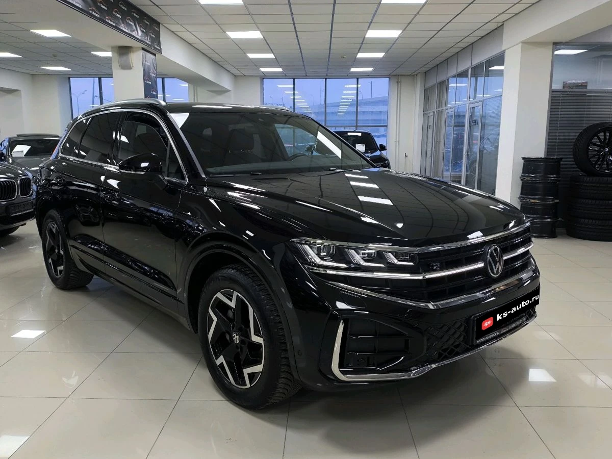 Volkswagen Touareg, 2025г, полный привод, автомат