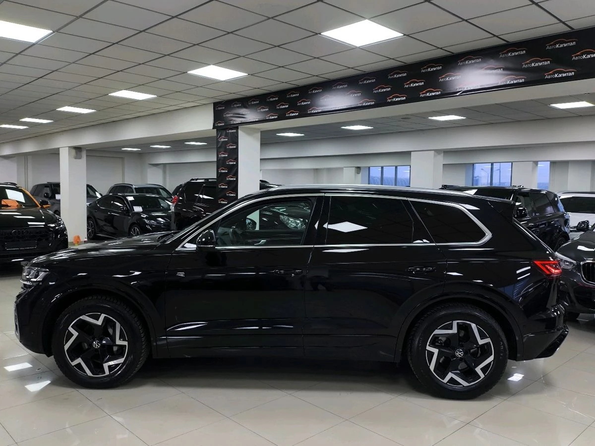 Volkswagen Touareg, 2025г, полный привод, автомат