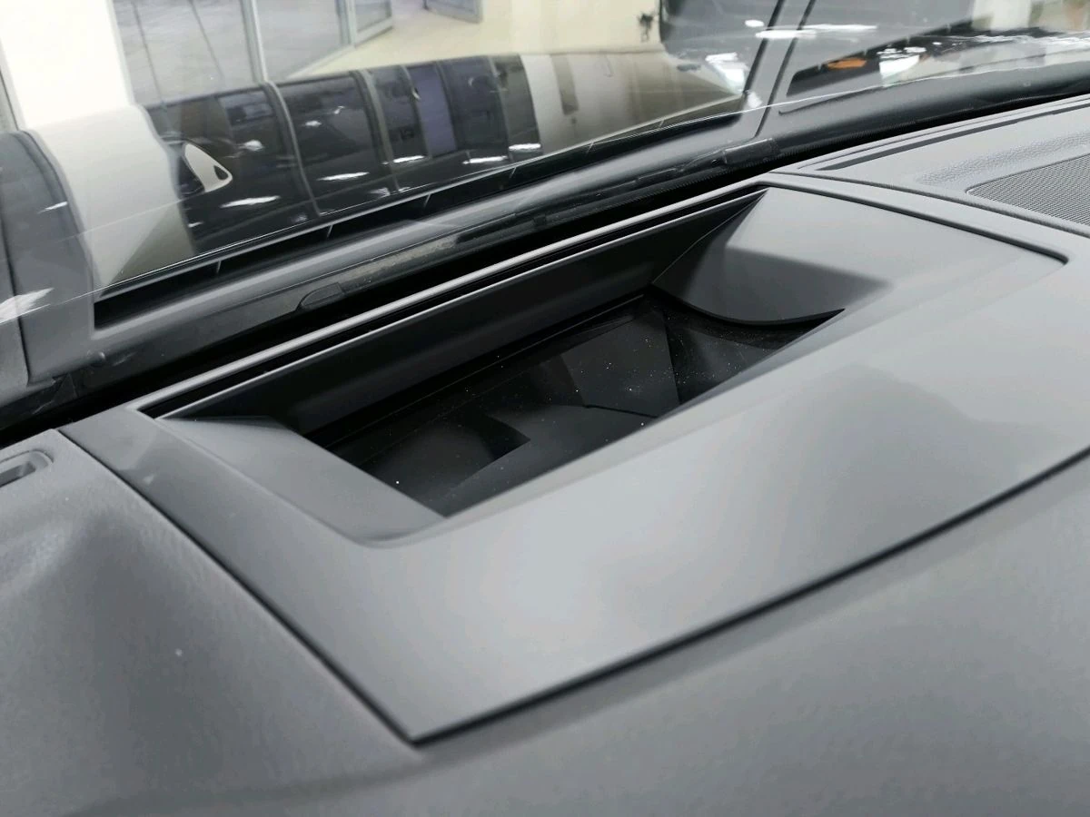 Volkswagen Touareg, 2025г, полный привод, автомат