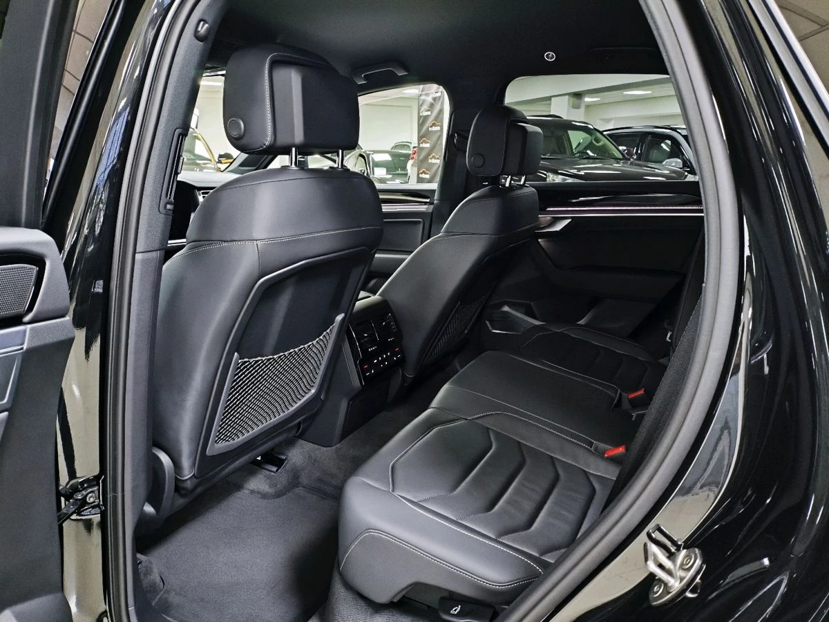 Volkswagen Touareg, 2025г, полный привод, автомат