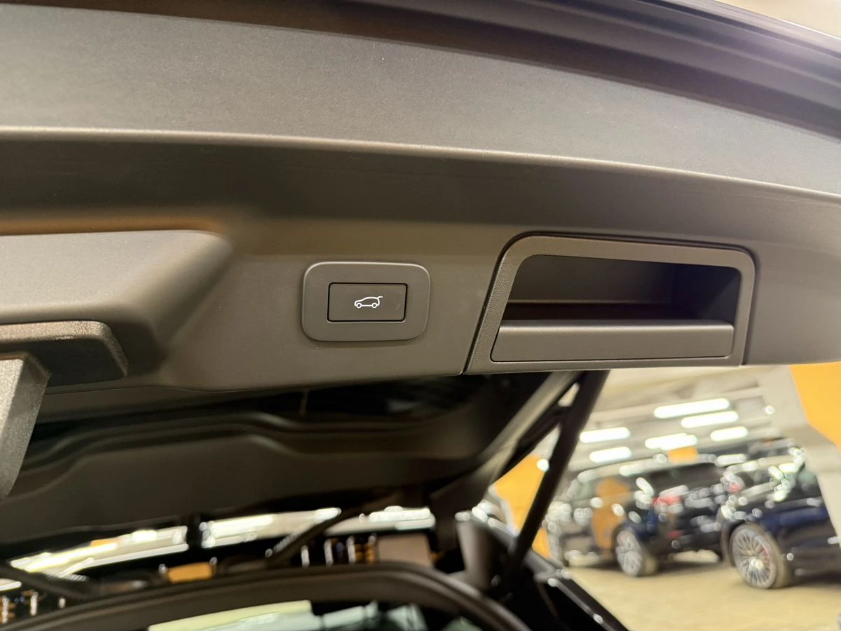 Land Rover Range Rover Velar, 2023г, полный привод, автомат