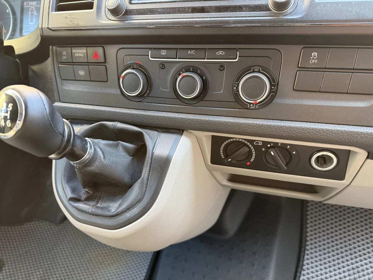 Volkswagen Transporter, 2018г, полный привод, механика