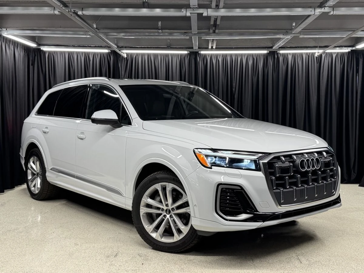Audi Q7, 2024г, полный привод, автомат