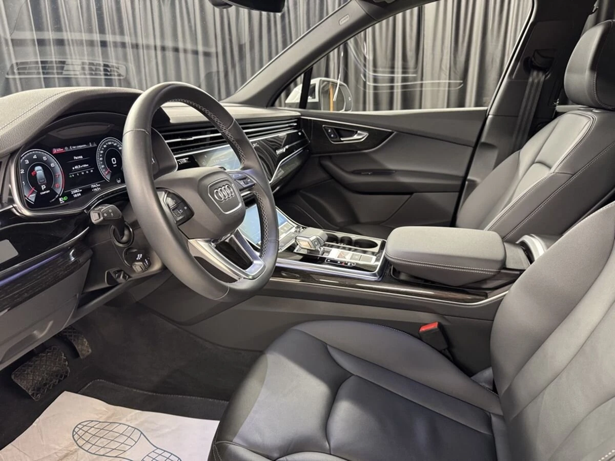 Audi Q7, 2024г, полный привод, автомат