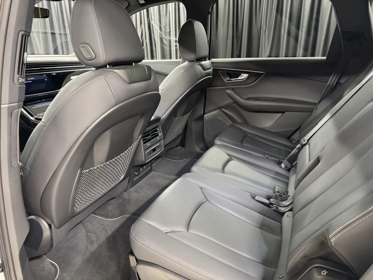 Audi Q7, 2024г, полный привод, автомат