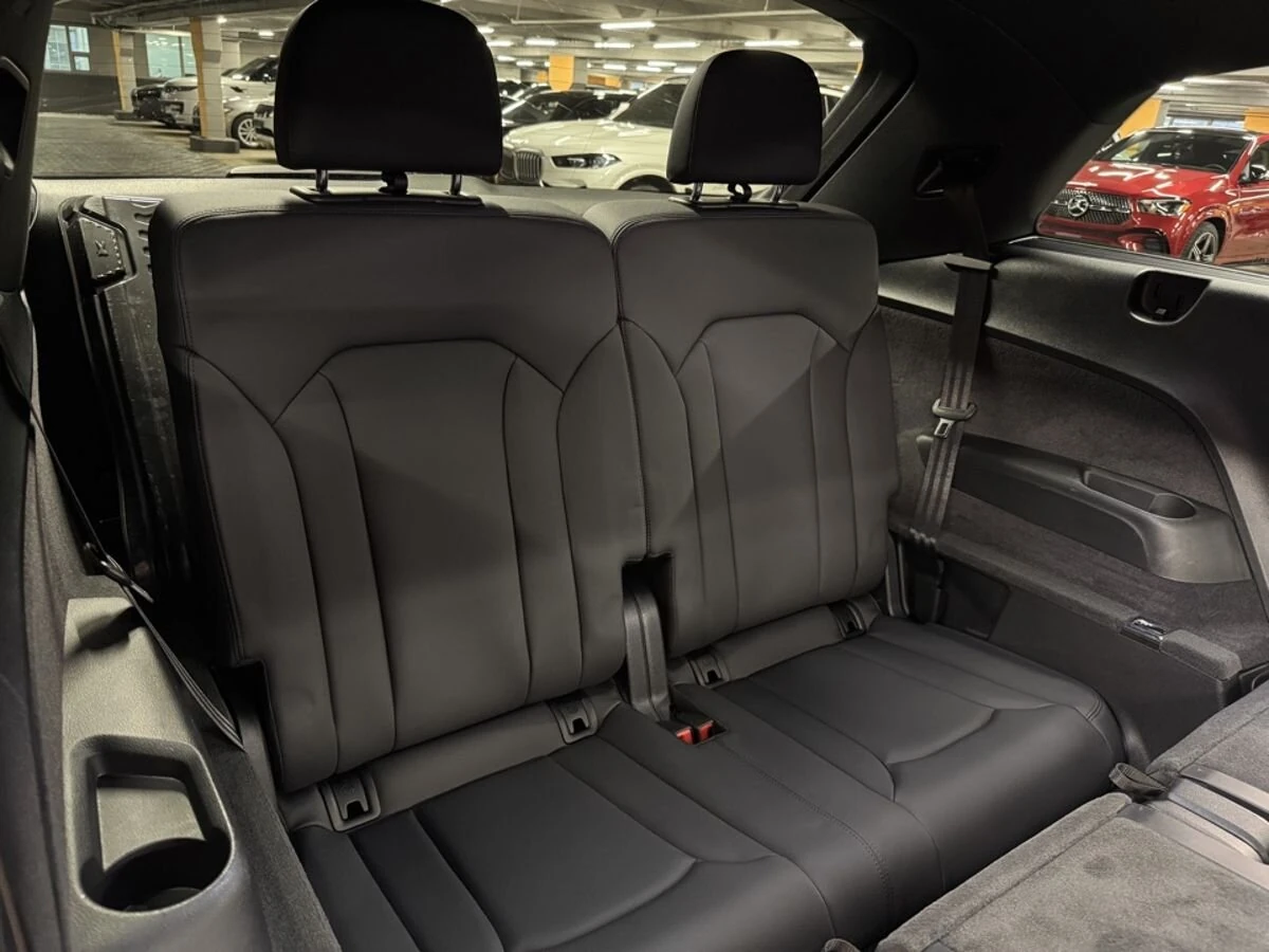Audi Q7, 2024г, полный привод, автомат