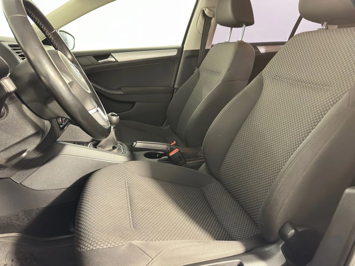 Volkswagen Jetta, 2011г, передний привод, механика