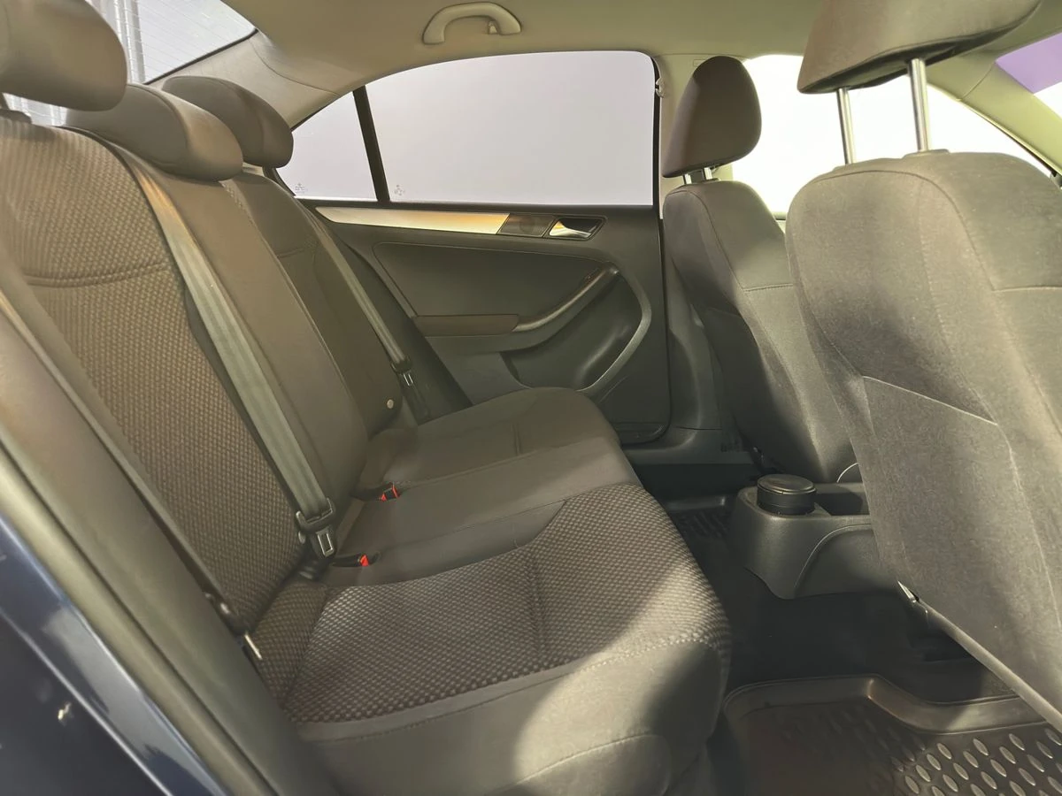 Volkswagen Jetta, 2011г, передний привод, механика