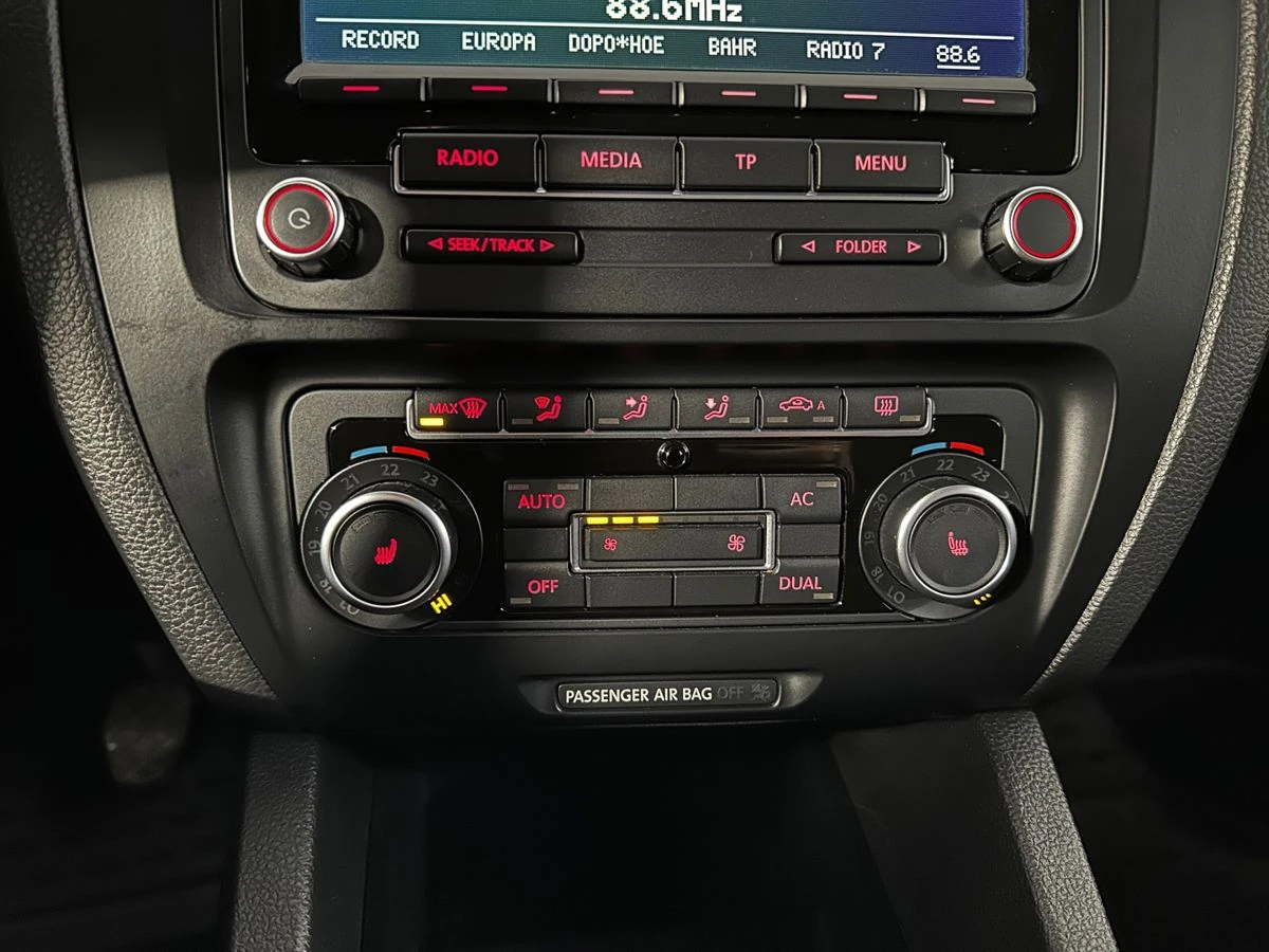 Volkswagen Jetta, 2011г, передний привод, механика