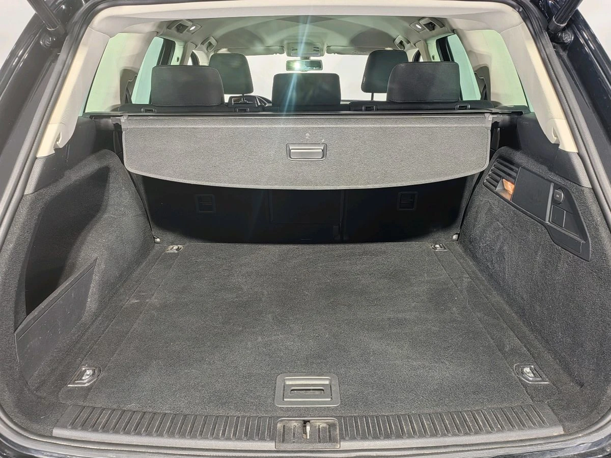 Volkswagen Touareg, 2015г, полный привод, автомат