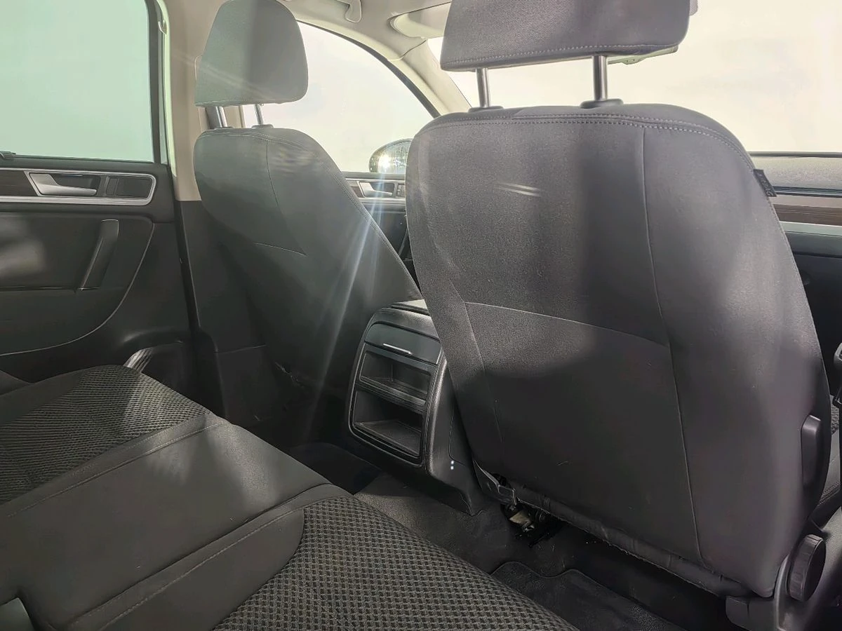 Volkswagen Touareg, 2015г, полный привод, автомат