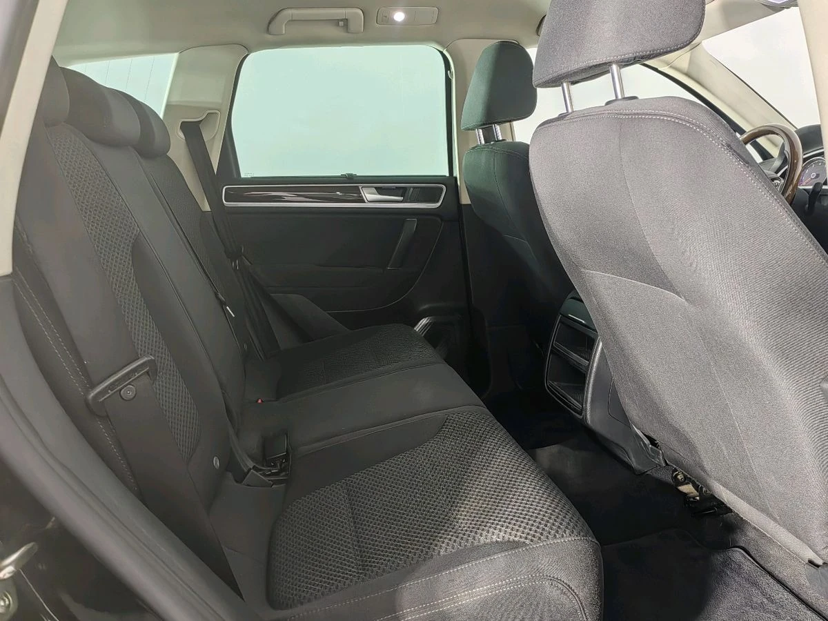 Volkswagen Touareg, 2015г, полный привод, автомат