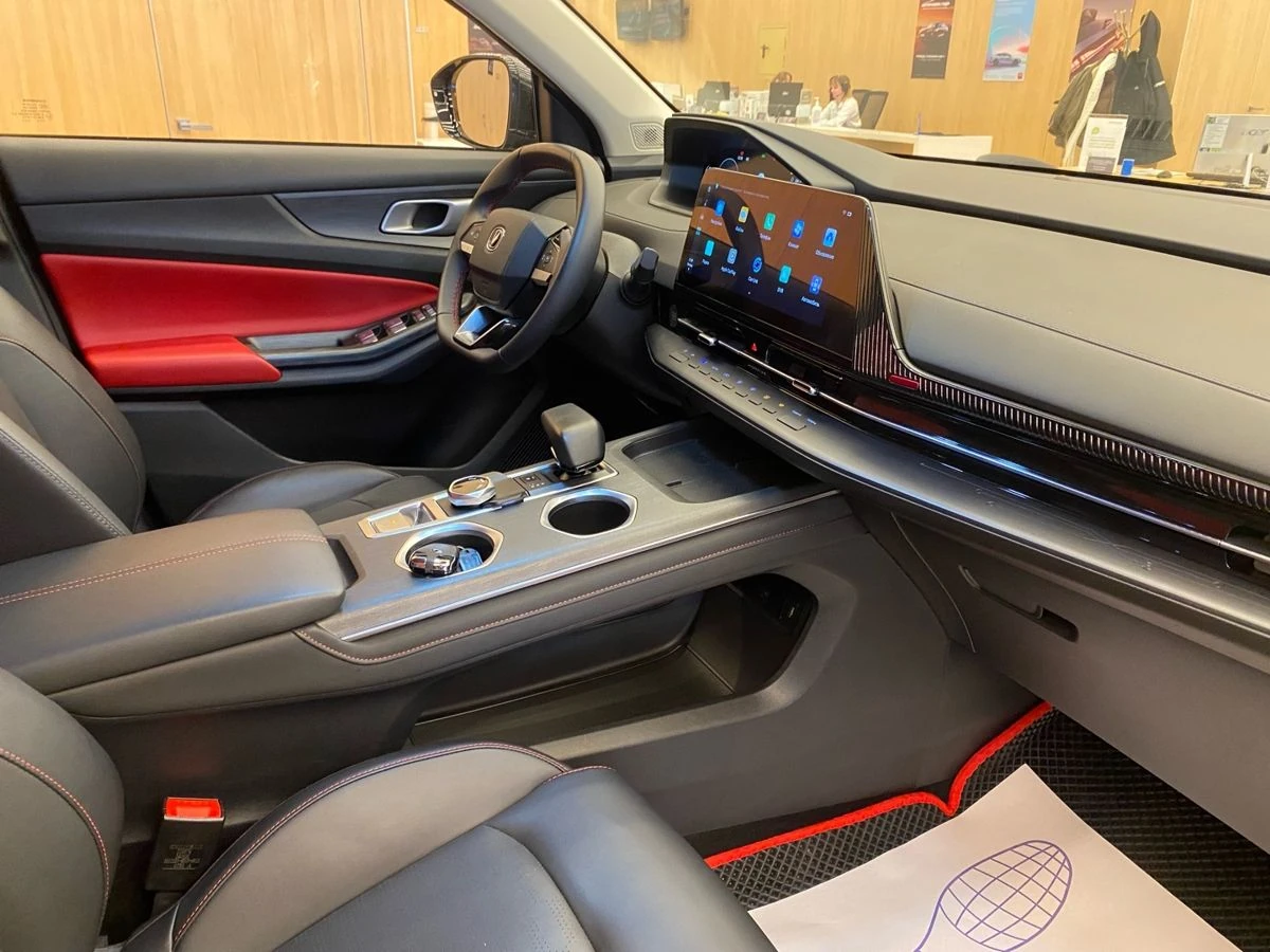 Changan UNI-S (CS55 Plus), 2024г, передний привод, робот