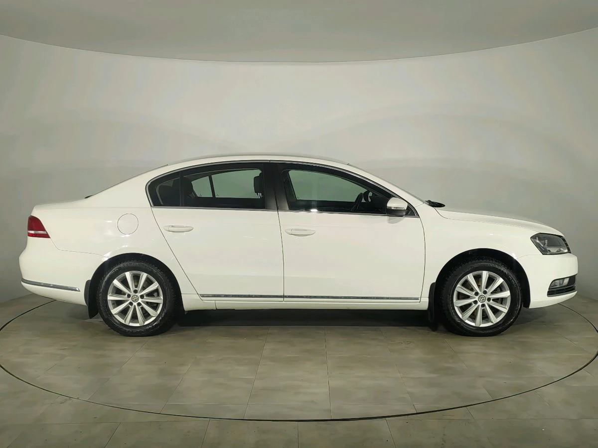 Volkswagen Passat, 2012г, передний привод, робот